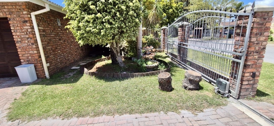 6 Bedroom Property for Sale in Brymore Eastern Cape